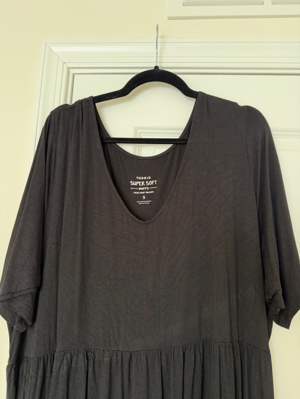 Torrid Black V-Neck Babydoll Tunic Top - Picture 2 of 4